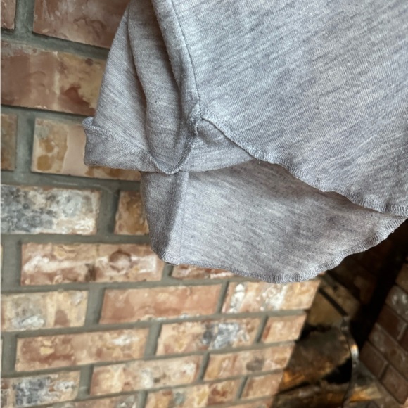 Gentle Fawn Tee - Curved Hem - Grey Sz Large - Picture 4 of 7